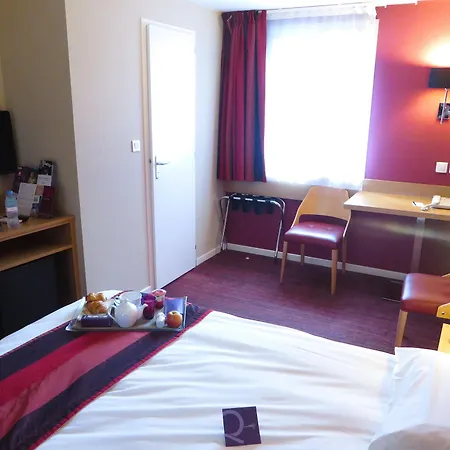 Mercure Hexagone Hotel 3*