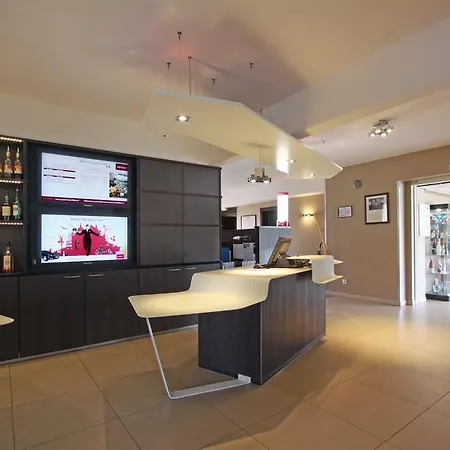 Mercure Hexagone Hotel