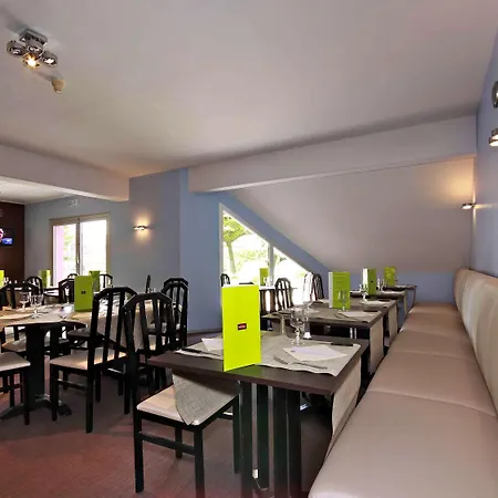 Mercure Hexagone Hotel 3*