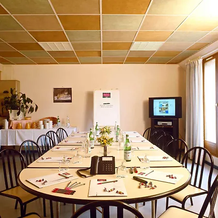 Hotel Mercure Hexagone 3*