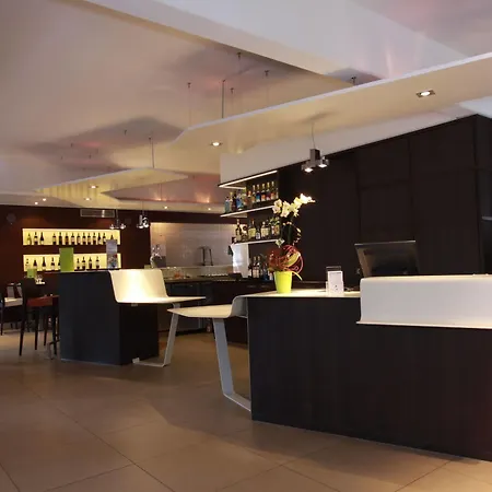 Hotel Mercure Hexagone 3*