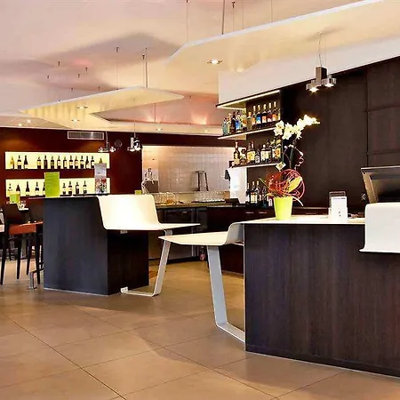 Mercure Hexagone Hotel 3*